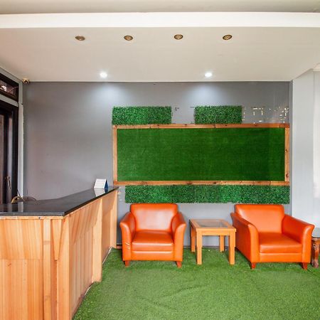 Reddoorz Plus Near Kelapa Dua Kebon Jeruk Джакарта Екстериор снимка