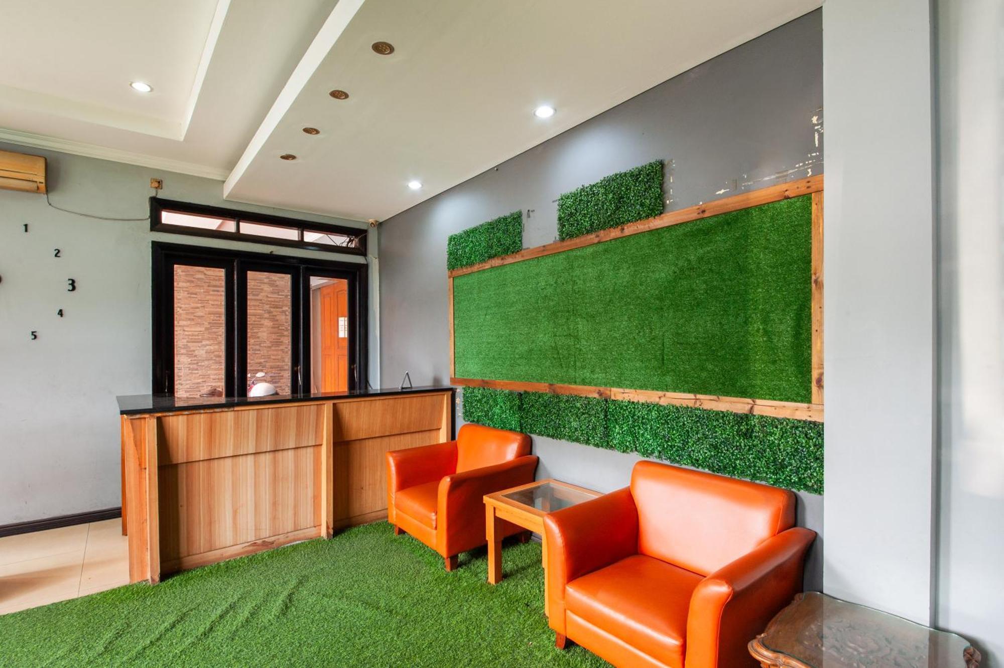 Reddoorz Plus Near Kelapa Dua Kebon Jeruk Джакарта Екстериор снимка