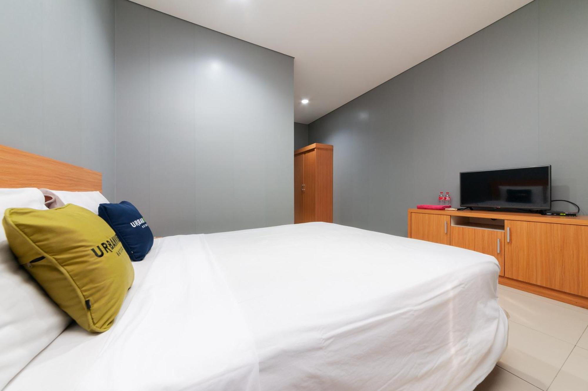 Reddoorz Plus Near Kelapa Dua Kebon Jeruk Джакарта Екстериор снимка